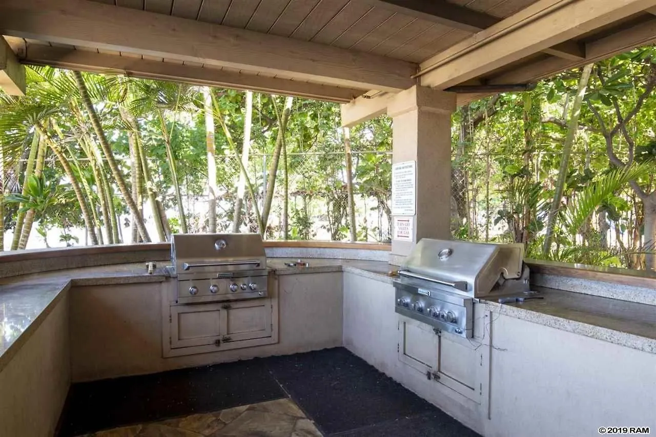 Awesome Paki Maui Beach Condos In Lāhainā Aparthotel